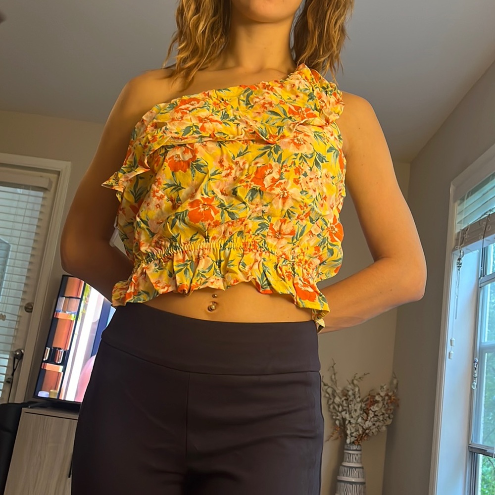 Floral One shoulder Shirt